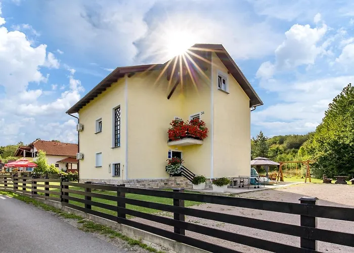 Selak Apartments